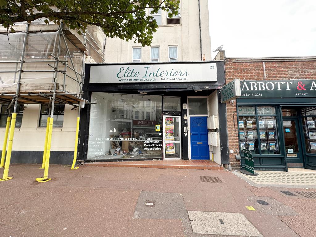 Lot: 40 - VACANT COMMERCIAL UNIT ON HIGH STREET -